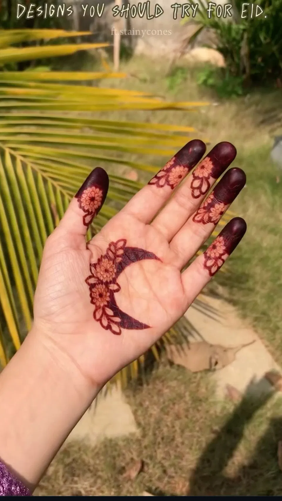 Aesthetic Minimal Finger Mehndi Design with Gol Tikki and Moon (2)