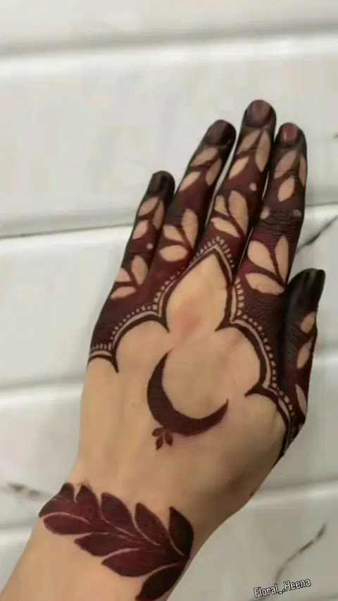 simple moon arm mehndi design