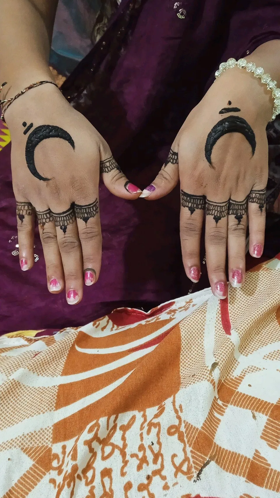 Simple Finger Mehndi Design with Moon (2)