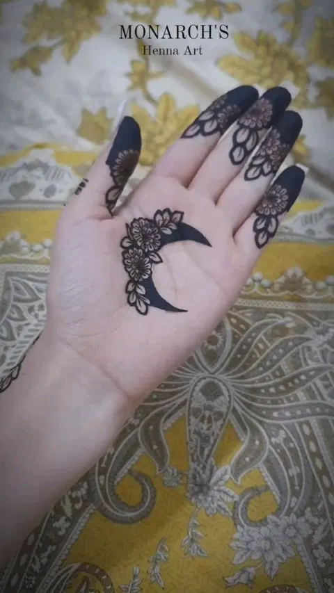 arabic simple moon front hand mehndi design