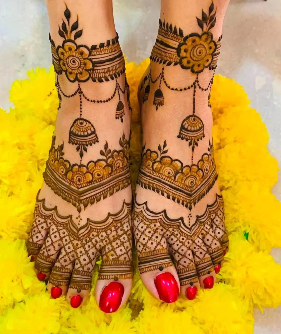 Bridal Stylish Foot Mehndi Design with Figures, Flowers and Hearts