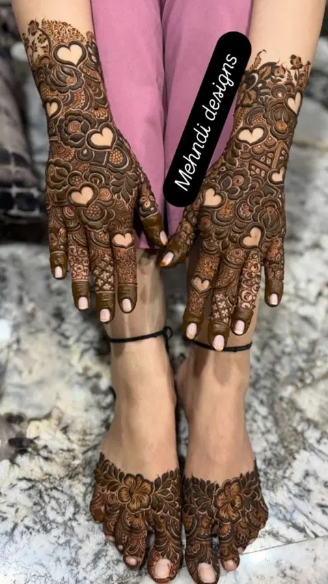 bridal stylish heart back hand mehndi design