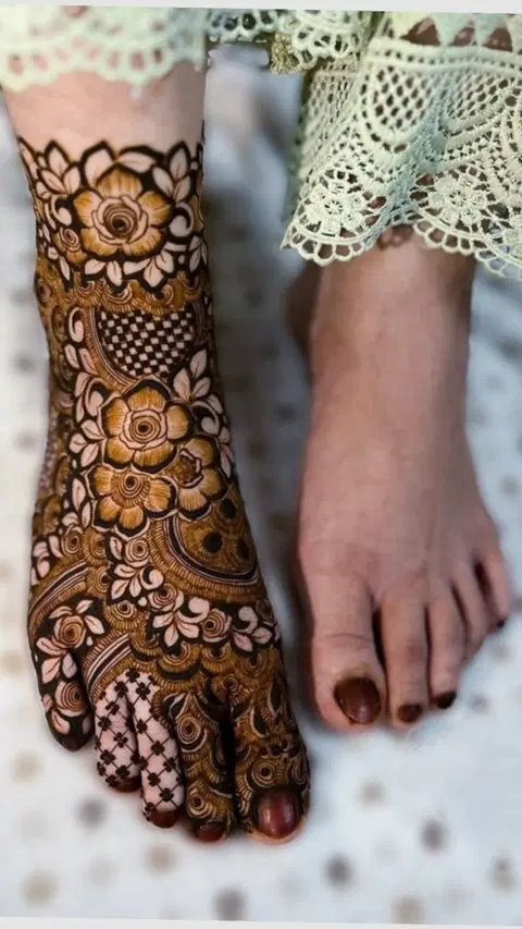 bridal stylish back hand mehndi design