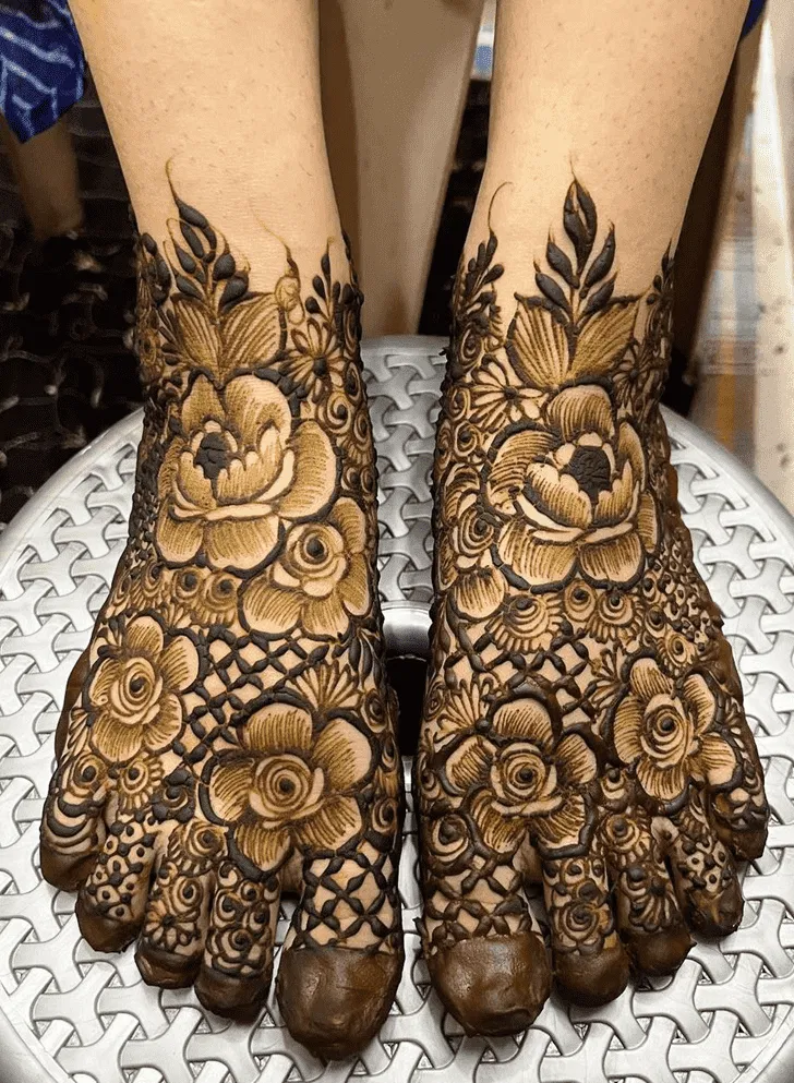 Bridal Stylish Foot Mehndi Design with Flowers (2)