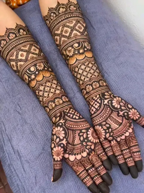aesthetic bridal figure foot mehndi design