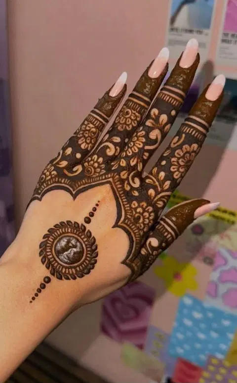 arabic bridal circle back hand mehndi design