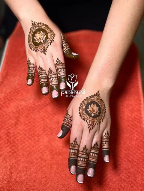 bridal simple circle back hand mehndi design