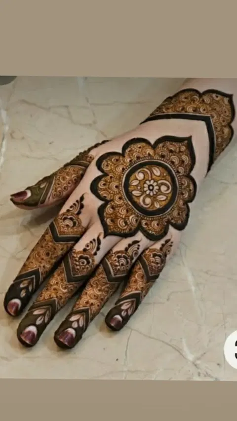 bridal simple circle back hand mehndi design