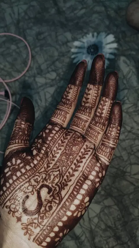 flower mehndi design
