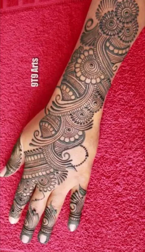arabic simple bel arm mehndi design