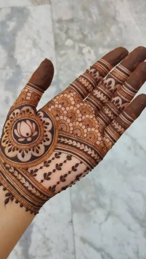 bridal simple circle front hand mehndi design