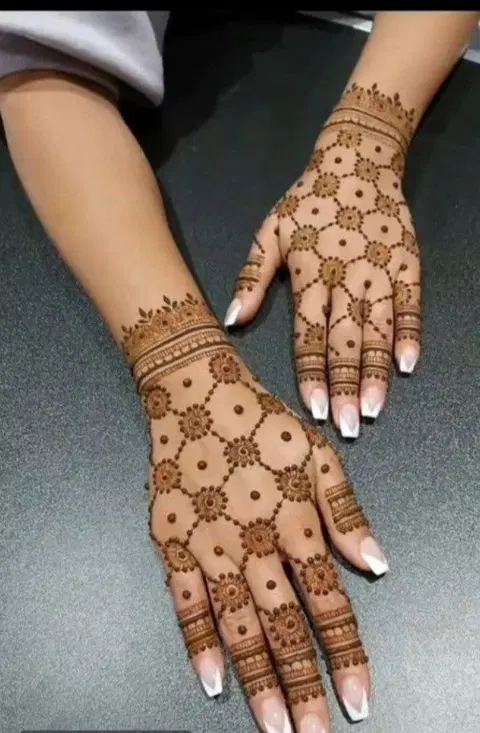 pakistani stylish back hand mehndi design