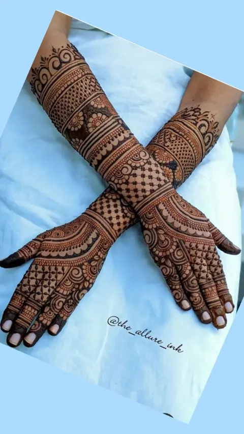 bridal figure foot mehndi design