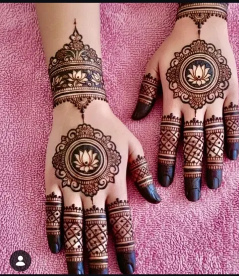 bridal simple circle foot mehndi design