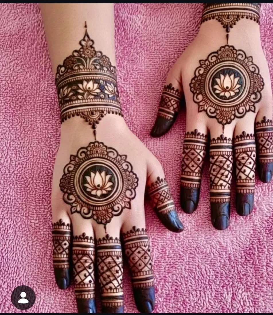 Bridal Simple Foot Mehndi Design with Gol Tikki and Lotus for Diwali