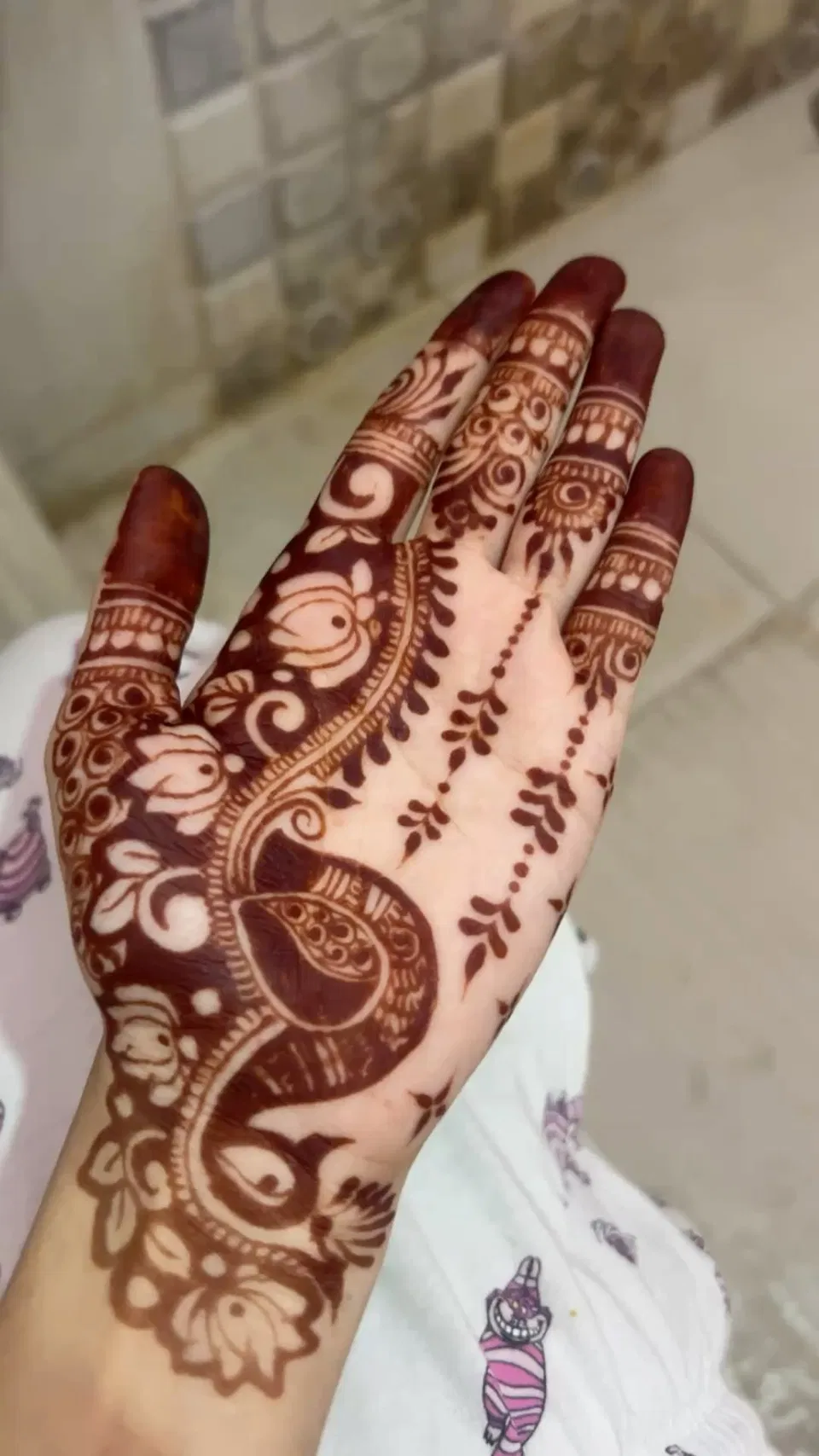 Simple Stylish Finger Mehndi Design for Teej (2)
