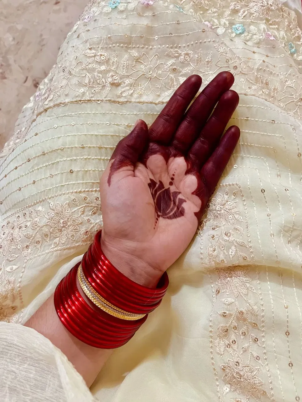 Indian Simple Front Hand Mehndi Design for Sawan