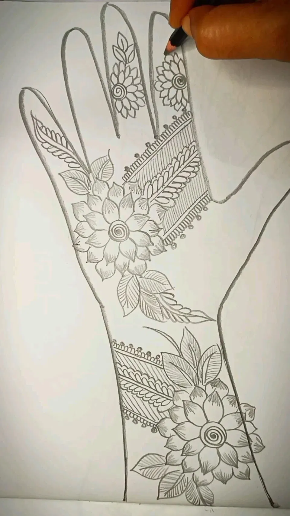 Simple Mehndi Design with Flowers (6)
