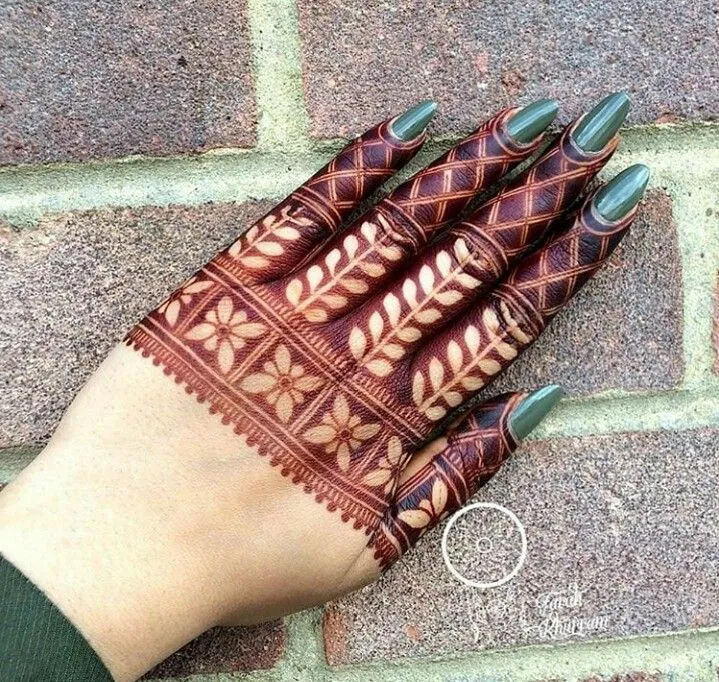 Simple Stylish Finger Mehndi Design with Jaal for Karwa Chauth