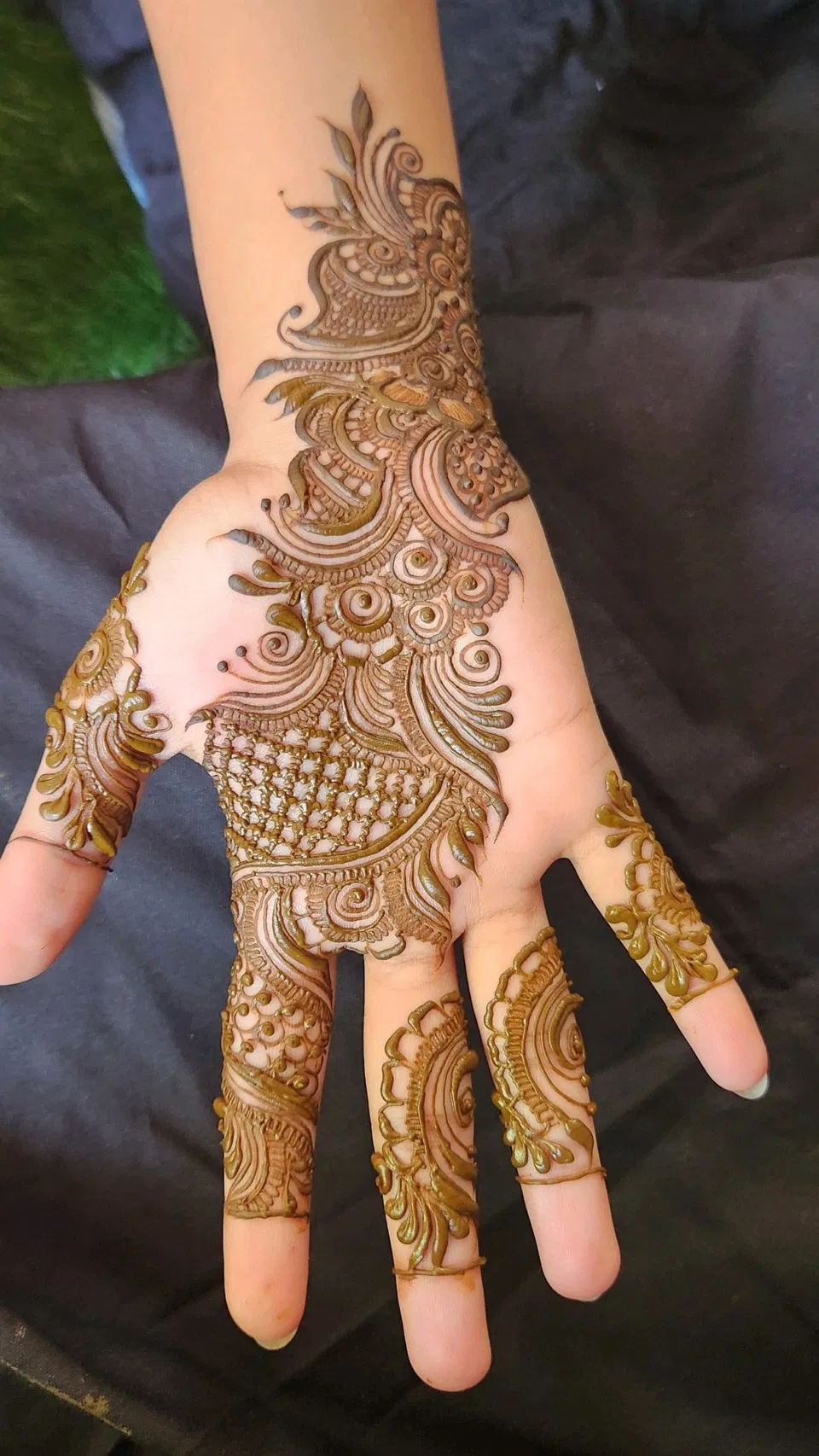 Arabic Pakistani Front Hand Mehndi Design