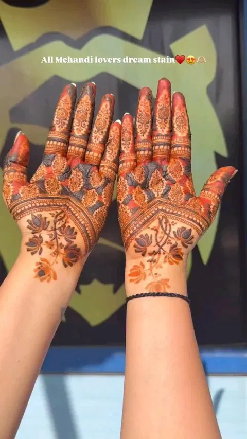 simple stylish finger mehndi design