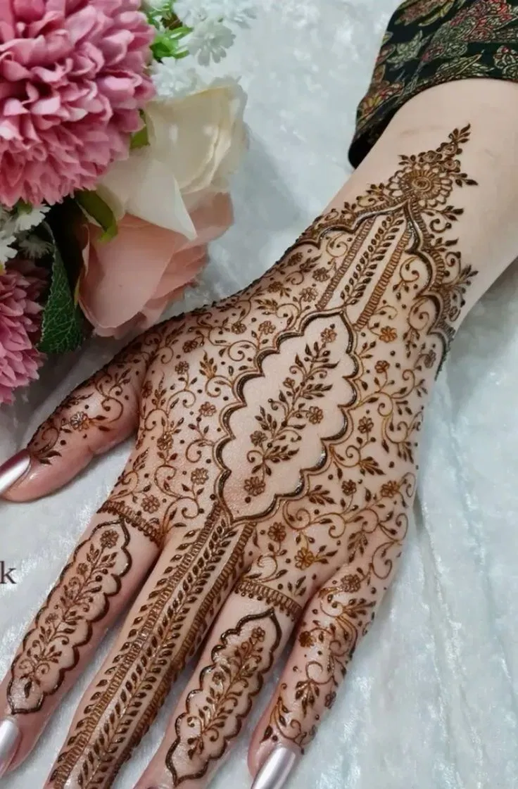 Aesthetic Stylish Front Hand Mehndi Design with Flowers