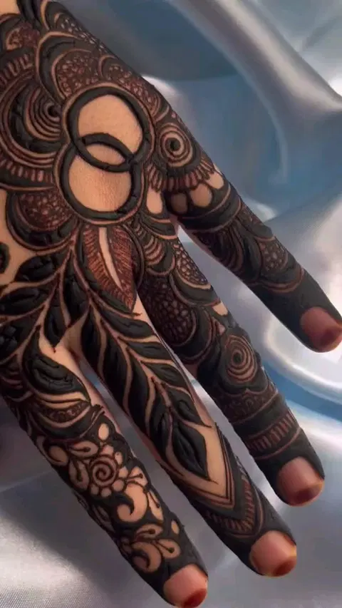 bridal dubai circle back hand mehndi design
