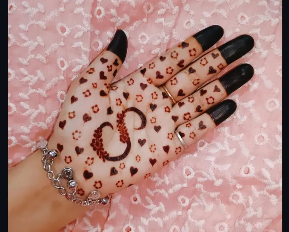 Simple Front Hand Mehndi Design with Hearts and Hidden Name (2)
