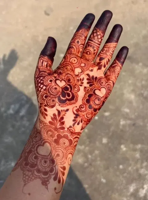 simple flower foot mehndi design