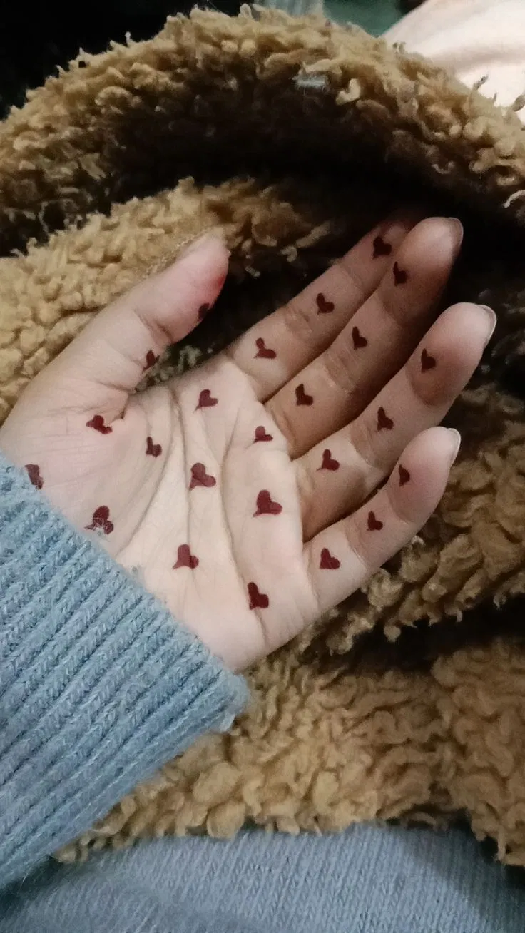 Aesthetic Simple Finger Mehndi Design with Hearts
