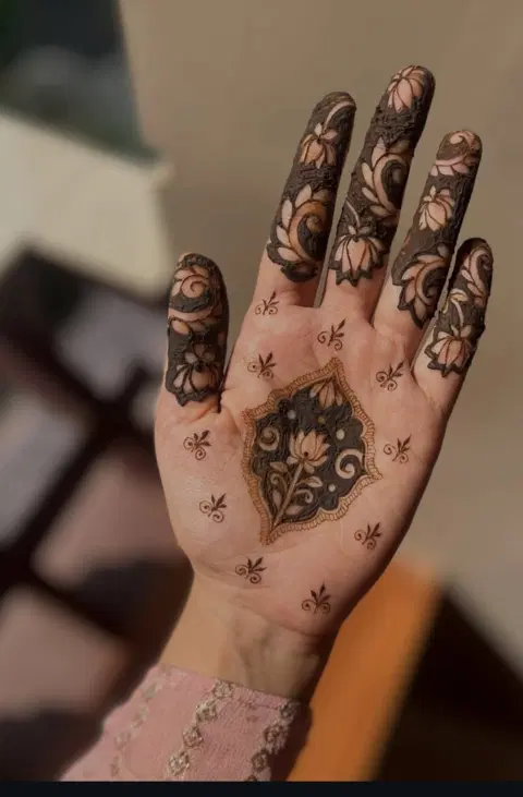 bridal simple flower front hand mehndi design
