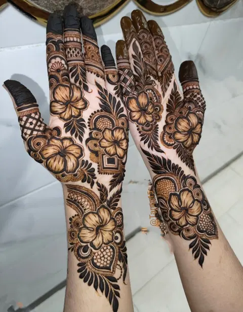 arabic bridal circle finger mehndi design