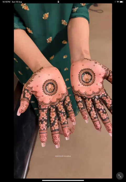 royal stylish front hand mehndi design