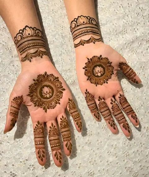 royal simple circle finger mehndi design