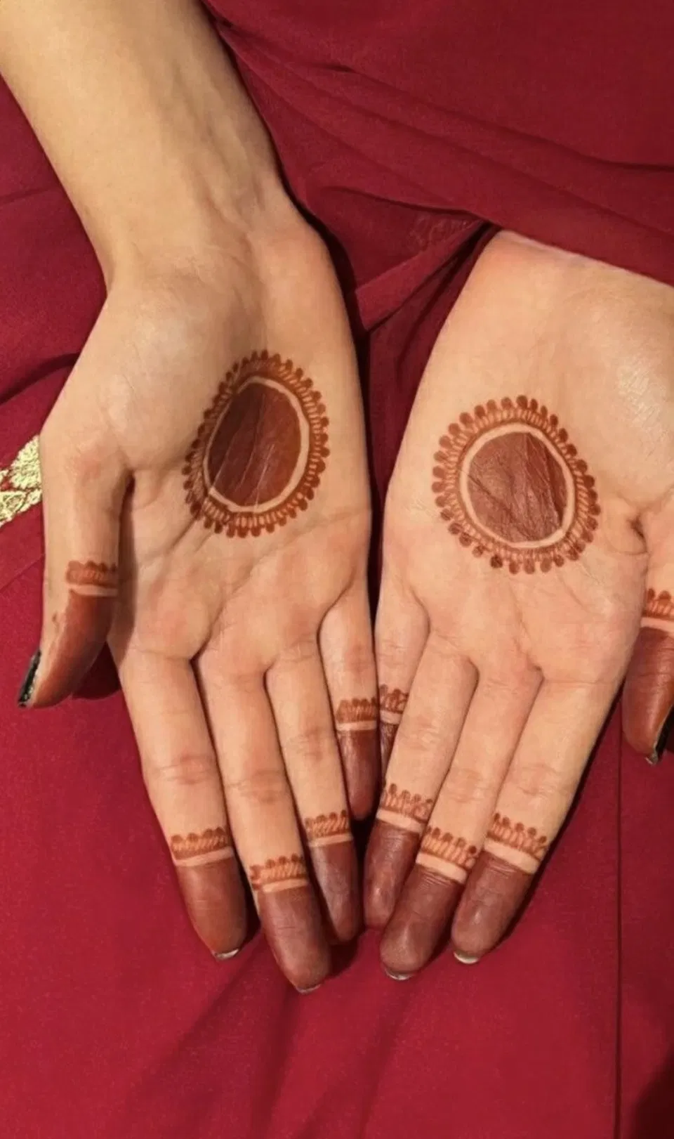 Aesthetic Indian Finger Mehndi Design with Gol Tikki for Diwali
