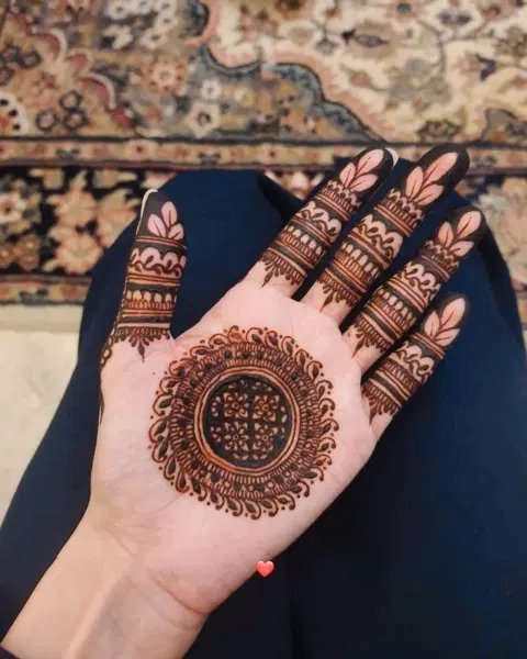 simple circle finger mehndi design