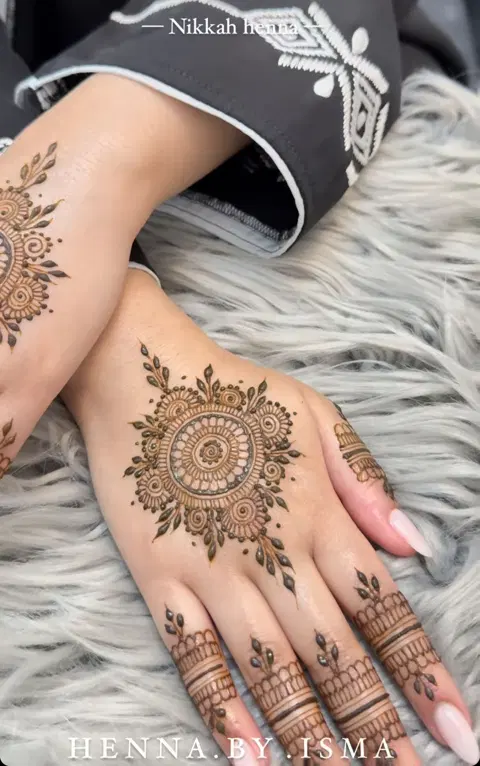arabic pakistani circle back hand mehndi design