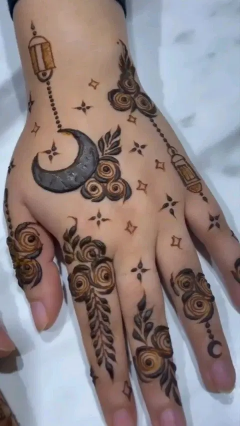 arabic simple circle finger mehndi design