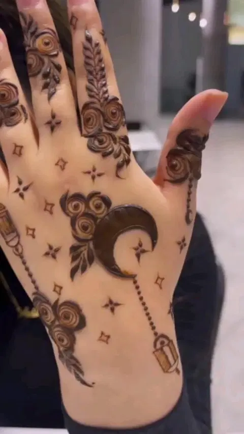 aesthetic arabic moon front hand mehndi design