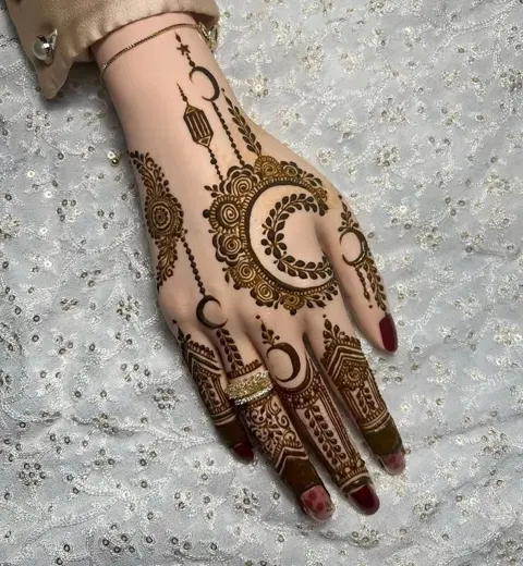 bridal simple moon back hand mehndi design