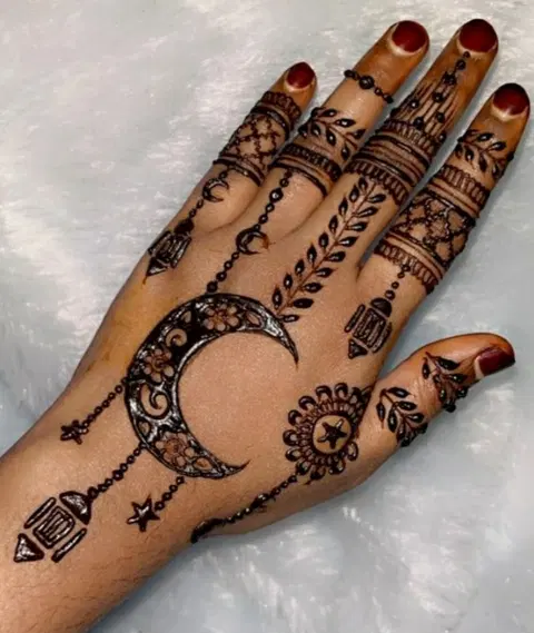 simple moon back hand mehndi design