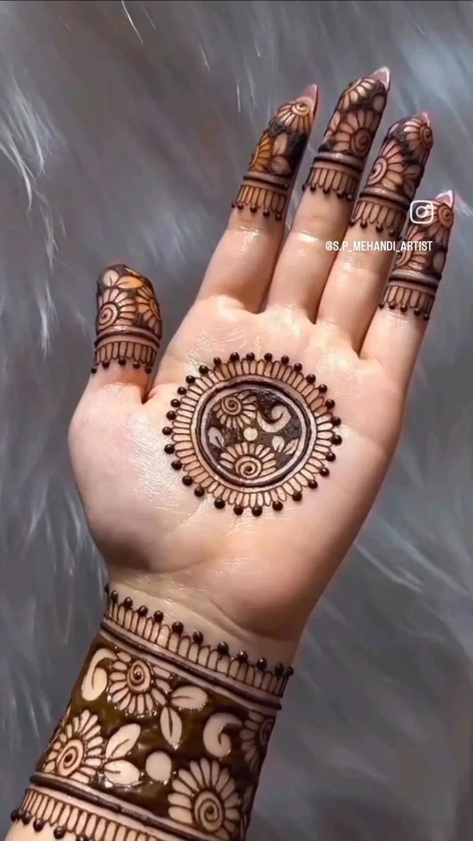 Arabic Pakistani Front Hand Mehndi Design with Gol Tikki and Moon