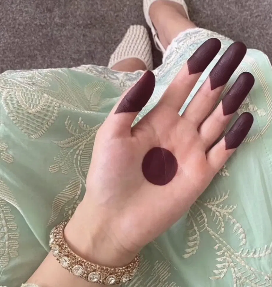 Aesthetic Royal Back Hand Mehndi Design with Gol Tikki and Jaal