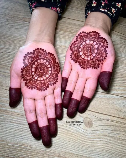 arabic circle front hand mehndi design