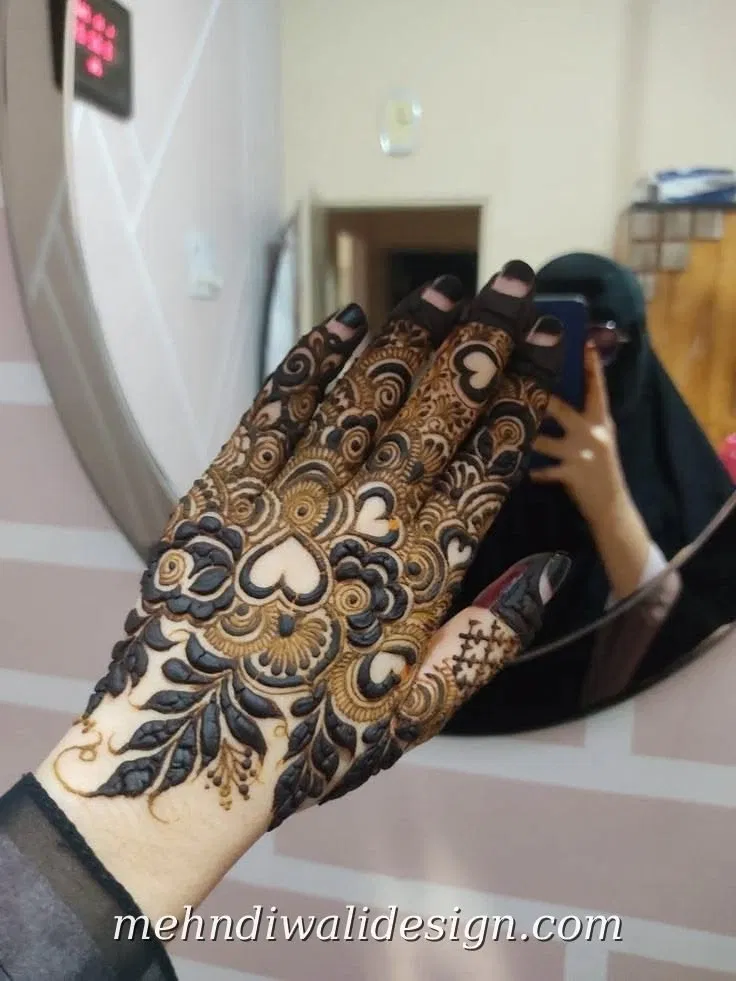 Aesthetic Bridal Back Hand Mehndi Design with Hearts (7)