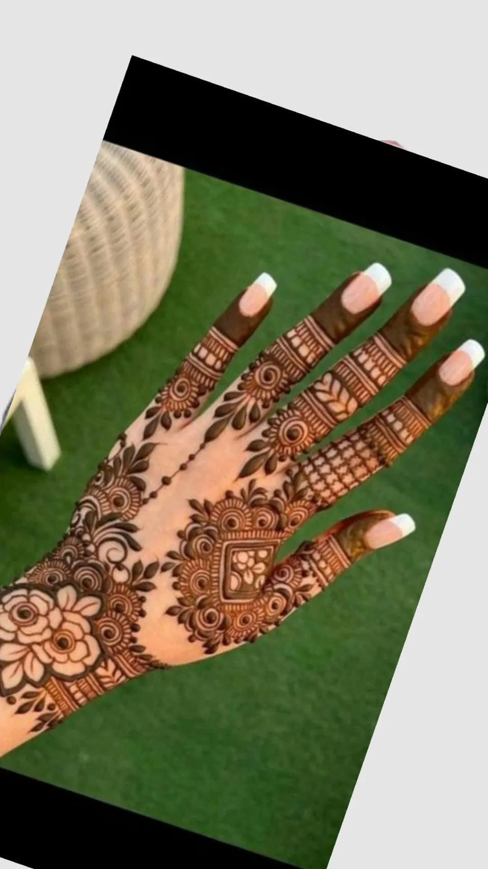 Arabic Stylish Back Hand Mehndi Design with Flowers for Eid (2)