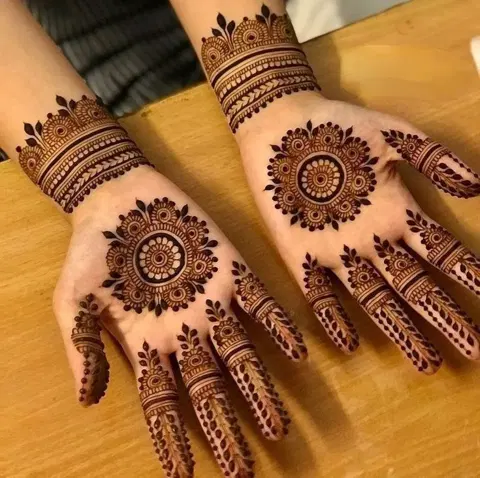 bridal circle front hand mehndi design