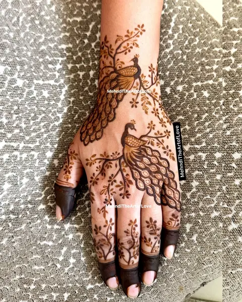 simple peacock mehndi design