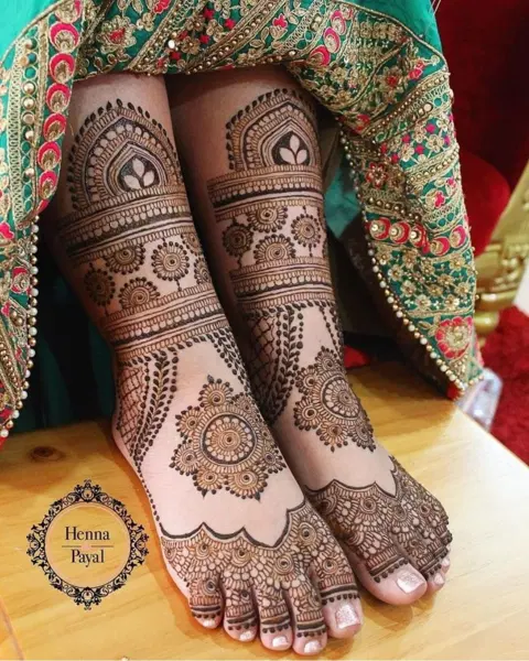 bridal indian figure foot mehndi design
