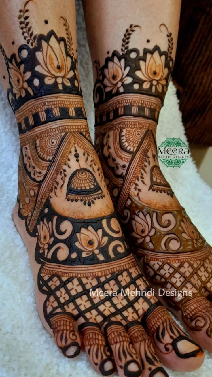 Bridal Indian Foot Mehndi Design with Figures and Moon